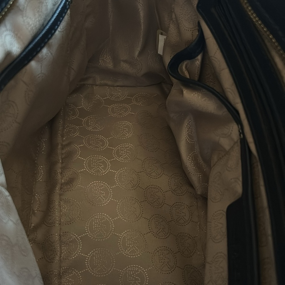 Michaels Kors bag - Picture 6 of 6